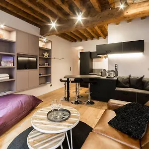 Appartamento Beau Bijou Au Coeur Du Vieux Ail Francia
